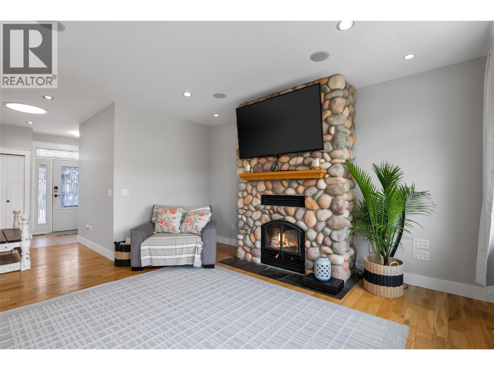 7328 Rambler Place, Kamloops, British Columbia  V2C 6Z1 - Photo 8 - 10403515