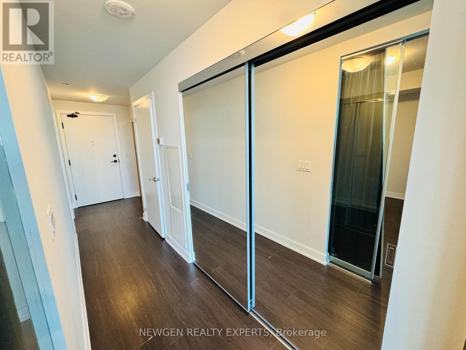 3504 - 430 Square One Drive, Mississauga, Ontario  L5B 0L6 - Photo 7 - W13885508