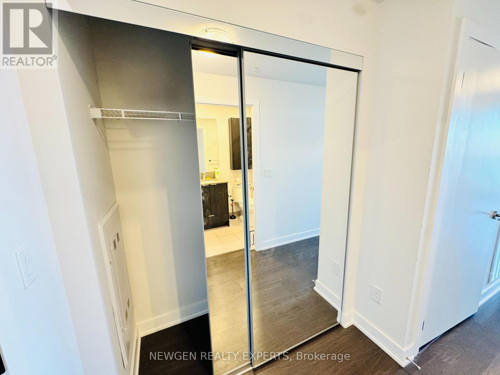 3504 - 430 Square One Drive, Mississauga, Ontario  L5B 0L6 - Photo 3 - W13885508