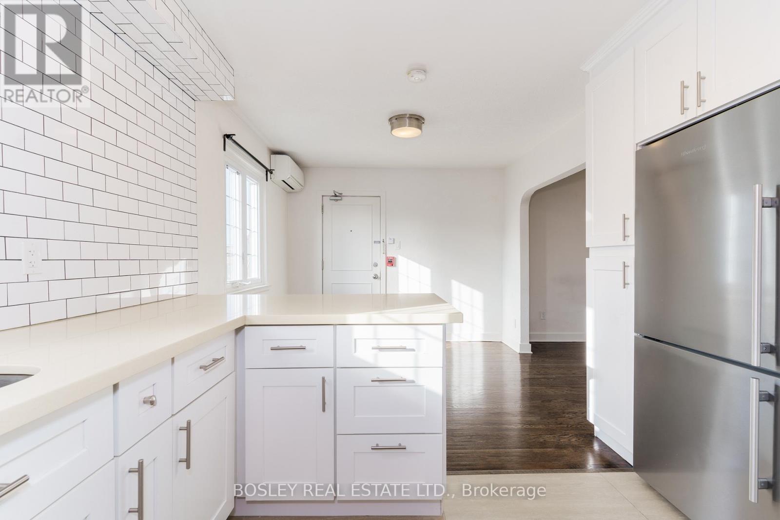 5 - 308 S Kingsway Road, Toronto, Ontario  M6S 3T9 - Photo 2 - W14095286