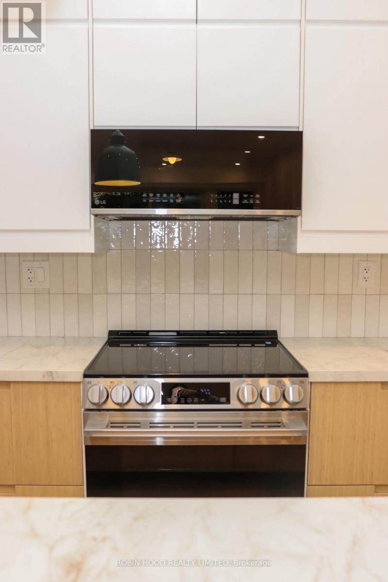 2 - 247 Pacific Avenue, Toronto (High Park North), Ontario  M6P 2P7 - Photo 5 - W14097720