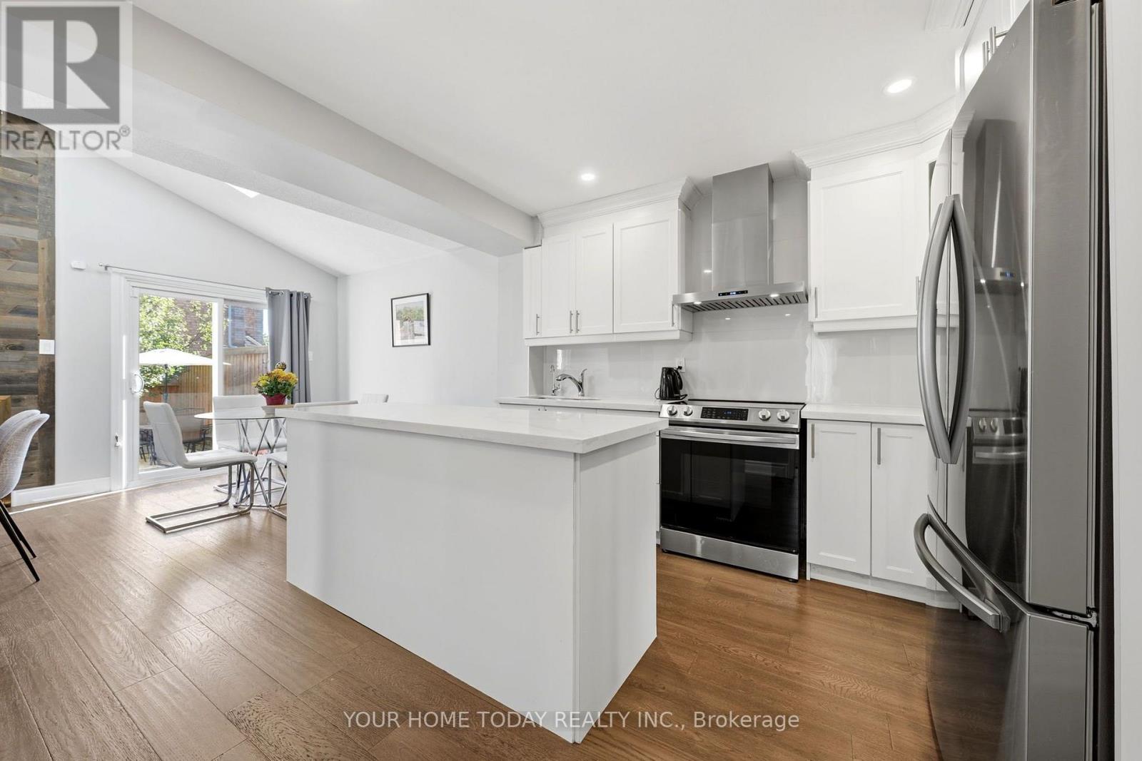33 Preston Street, Halton Hills, Ontario  L7G 5V5 - Photo 9 - W14097746
