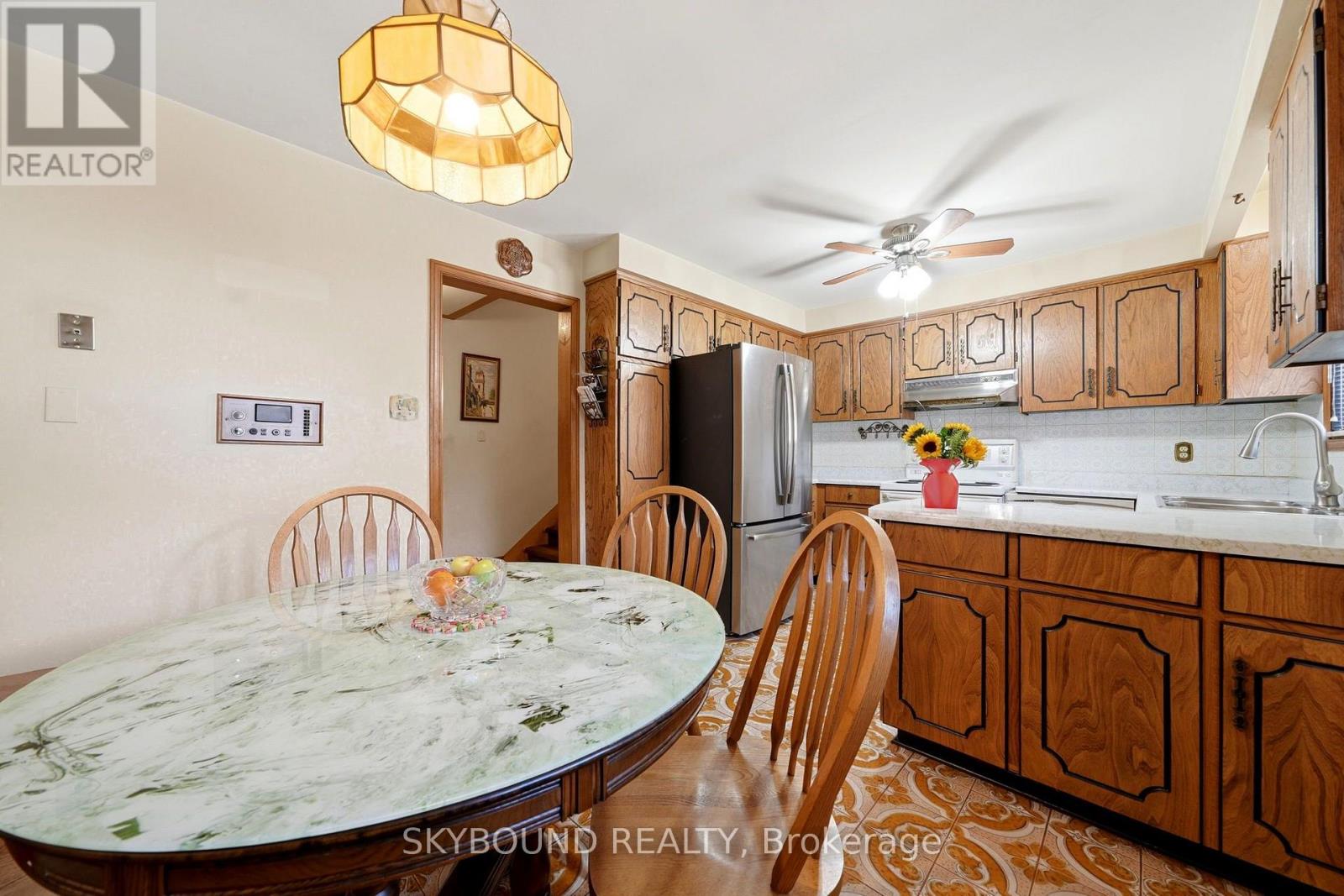 64a Saint Georges Boulevard, Toronto, Ontario  M9R 1X4 - Photo 13 - W14097796