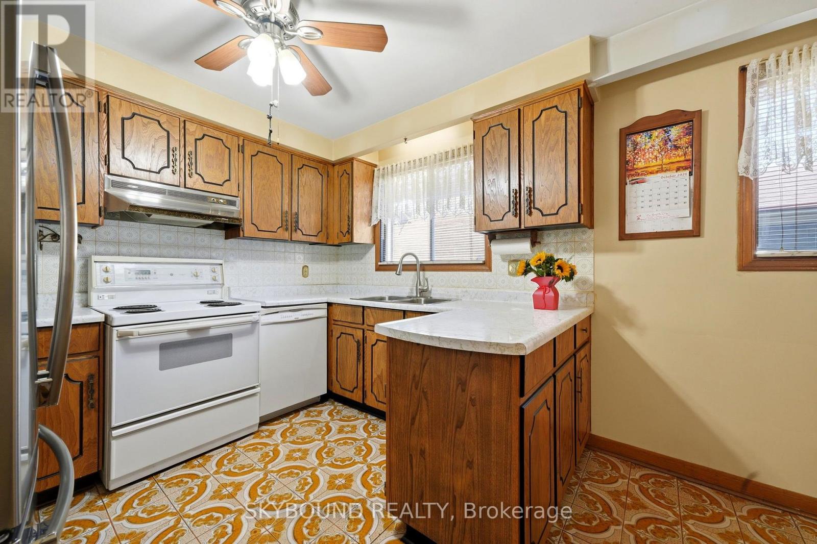 64a Saint Georges Boulevard, Toronto, Ontario  M9R 1X4 - Photo 14 - W14097796