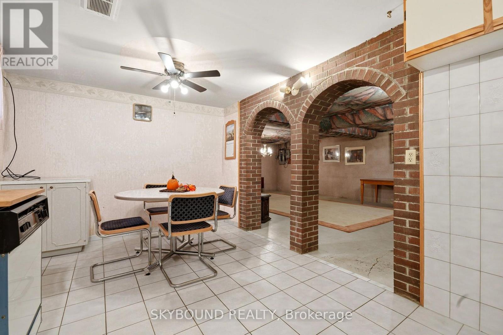 64a Saint Georges Boulevard, Toronto, Ontario  M9R 1X4 - Photo 35 - W14097796