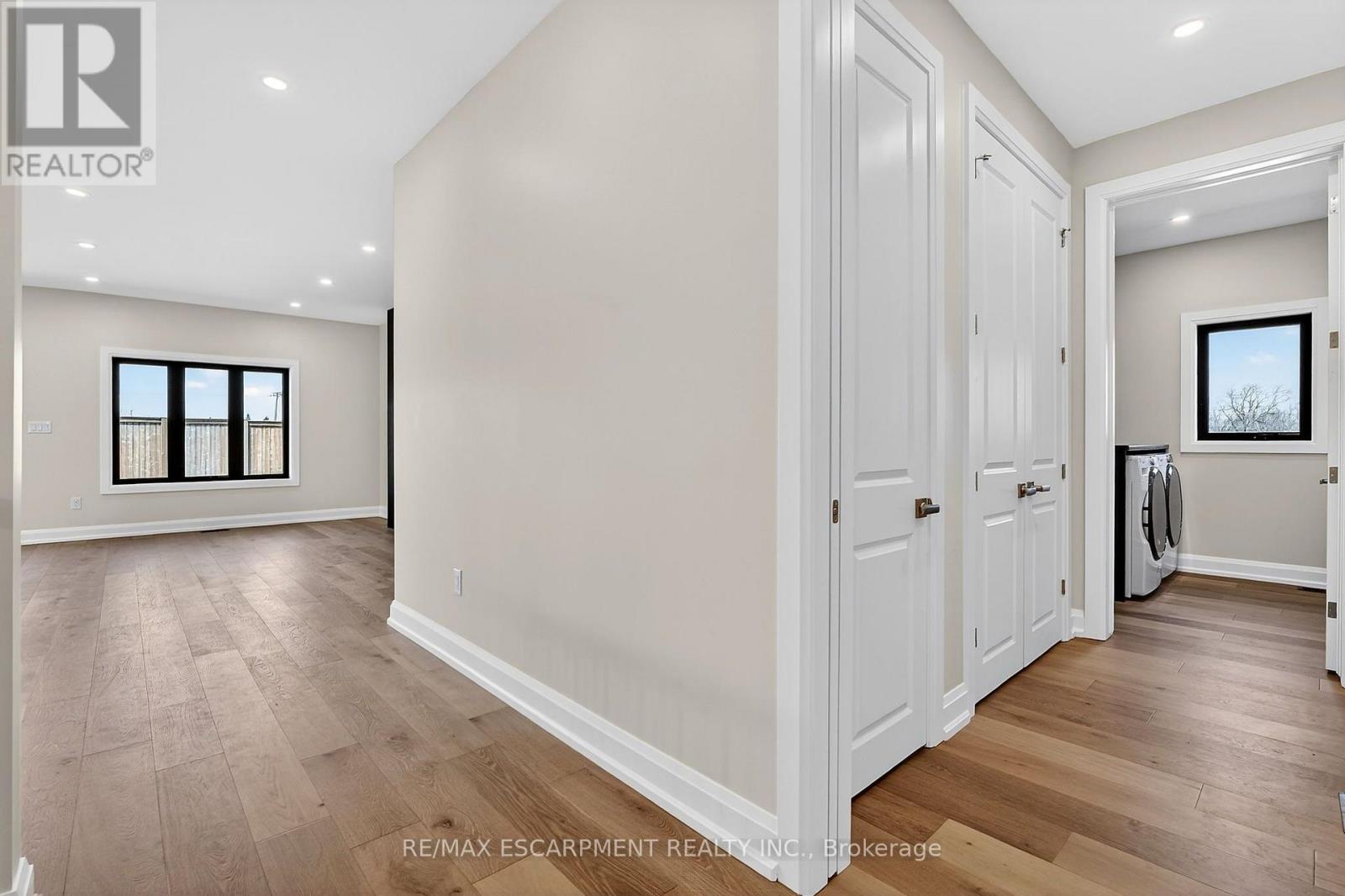 6192 Curlin Crescent, Niagara Falls (Forestview), Ontario  L2H 3W8 - Photo 10 - X14097798