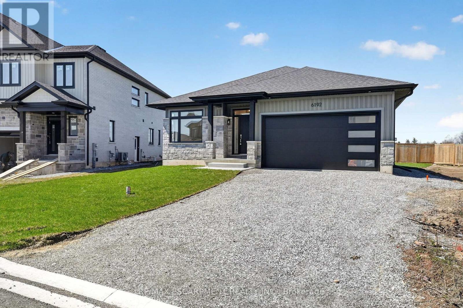 6192 Curlin Crescent, Niagara Falls (Forestview), Ontario  L2H 3W8 - Photo 2 - X14097798