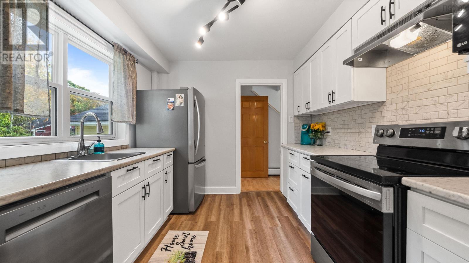 19 Highwood Street, Dartmouth, Nova Scotia  B2Y 3B9 - Photo 11 - 202626152