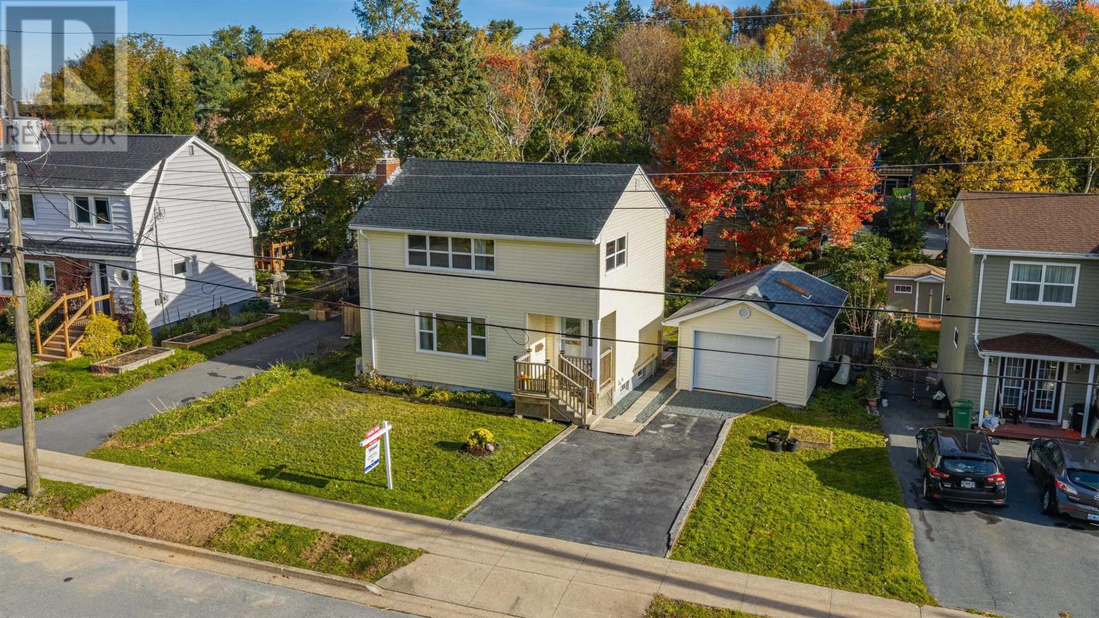 19 Highwood Street, Dartmouth, Nova Scotia  B2Y 3B9 - Photo 2 - 202626152