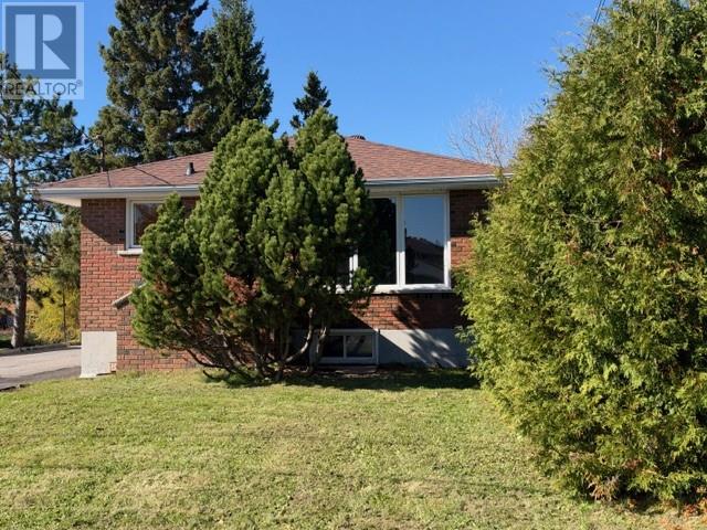 195 Donald Street, Sudbury, Ontario  P3B 3T5 - Photo 2 - 2131028