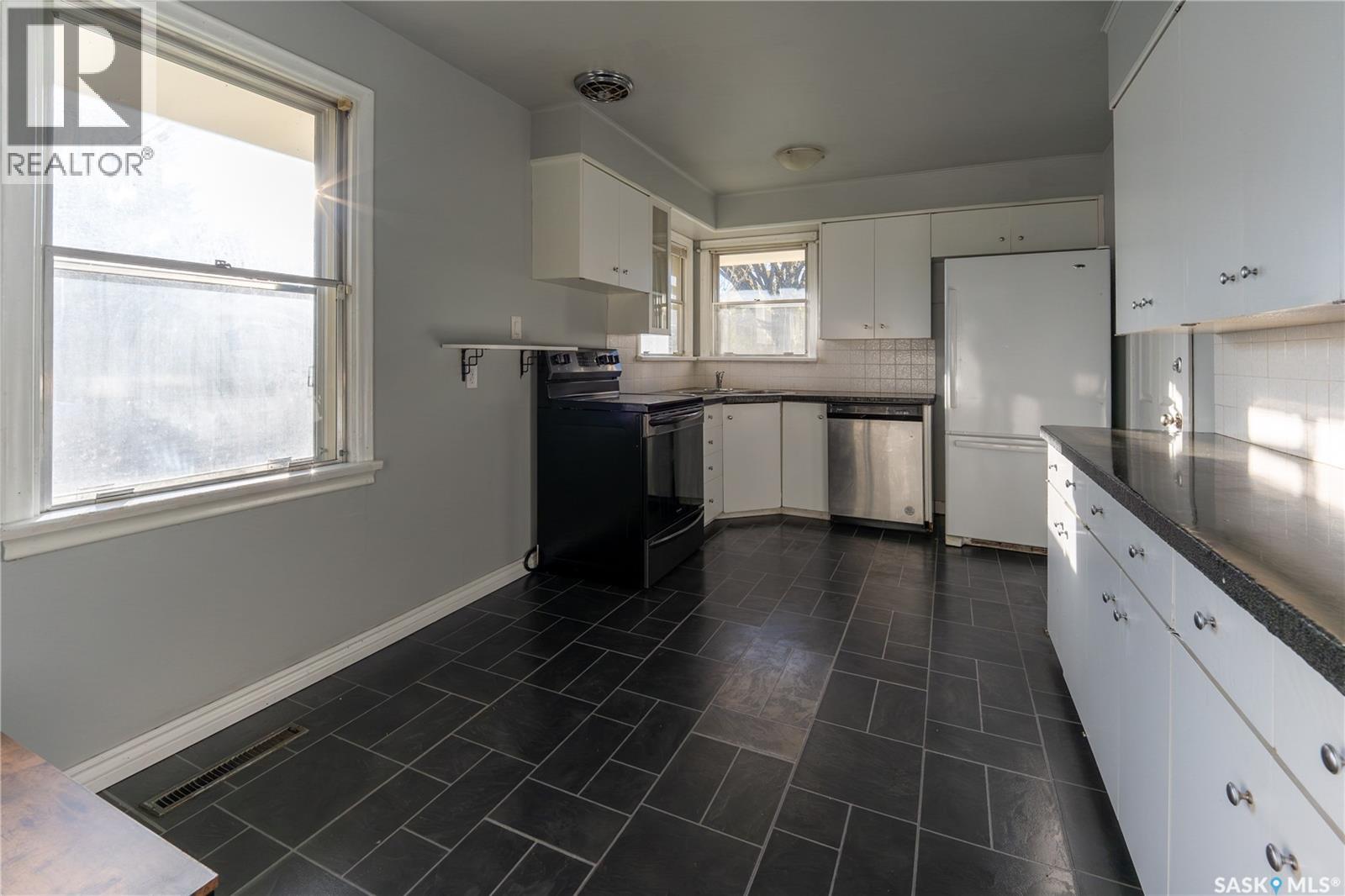 607 Q Avenue N, Saskatoon, Saskatchewan  S7L 2Y2 - Photo 10 - SK051504