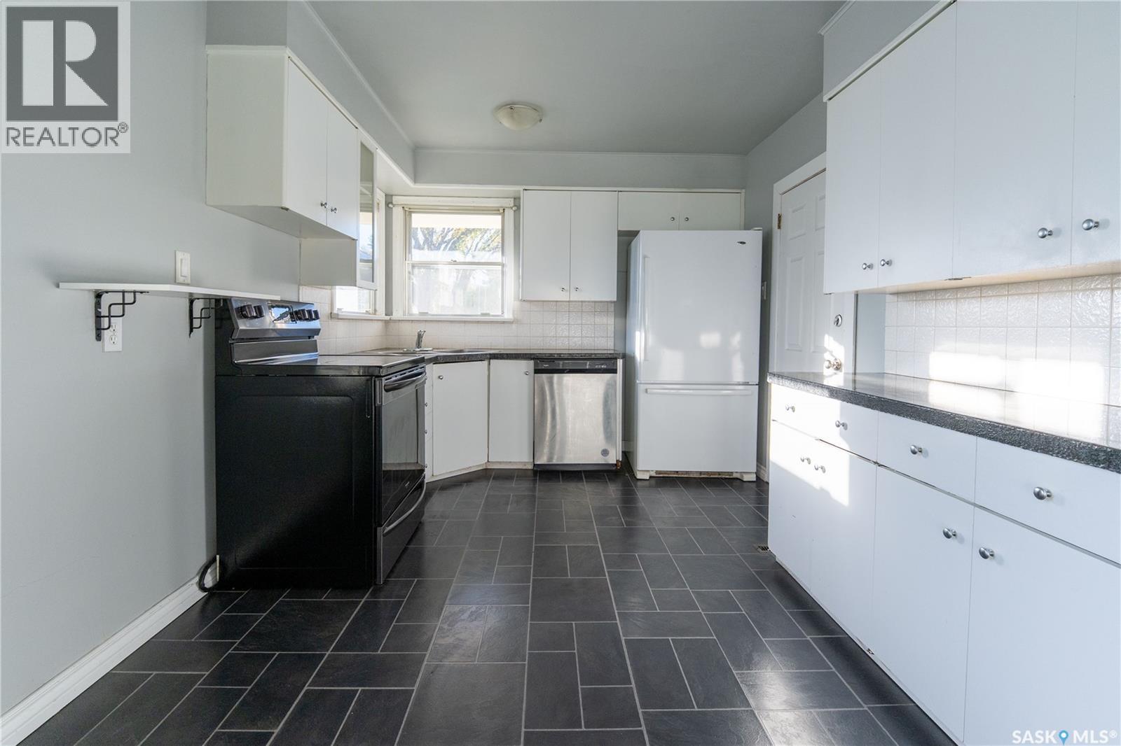 607 Q Avenue N, Saskatoon, Saskatchewan  S7L 2Y2 - Photo 11 - SK051504
