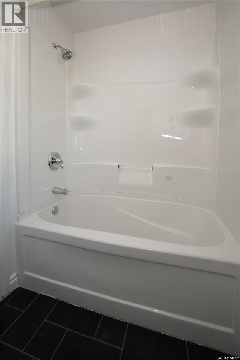607 Q Avenue N, Saskatoon, Saskatchewan  S7L 2Y2 - Photo 18 - SK051504