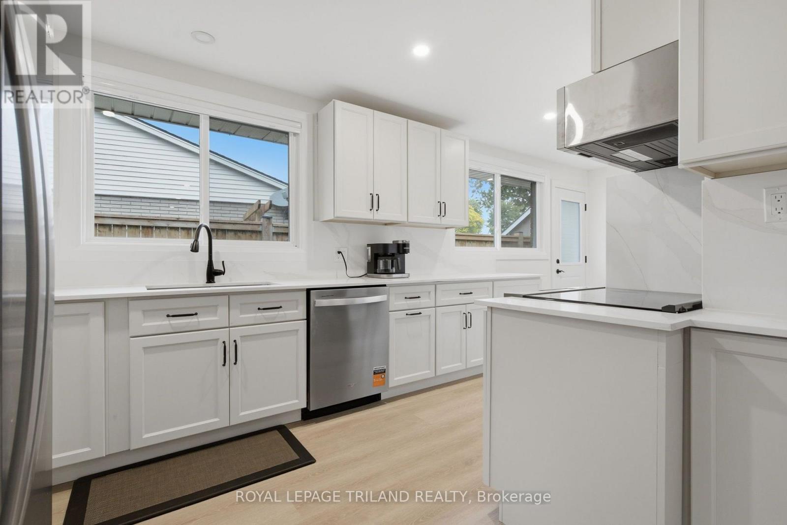 Upper - 27 Aldborough Avenue, St. Thomas, Ontario  N5R 4S8 - Photo 2 - X14097910