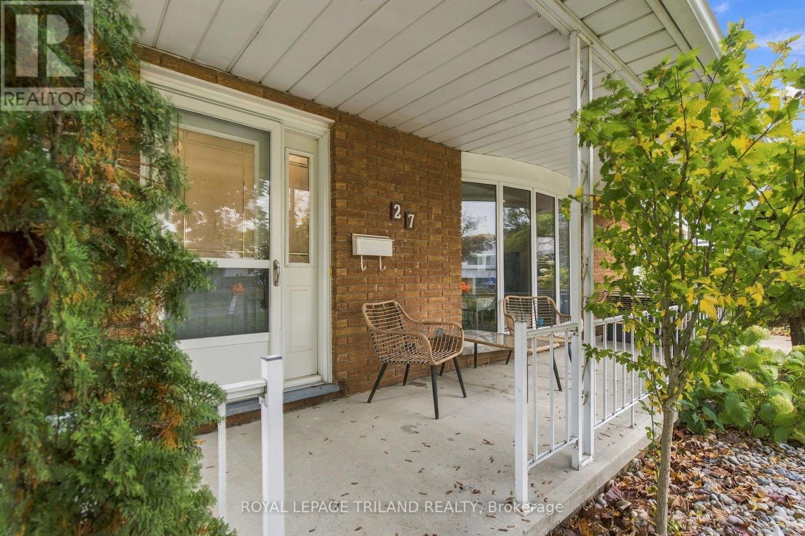 Upper - 27 Aldborough Avenue, St. Thomas, Ontario  N5R 4S8 - Photo 23 - X14097910