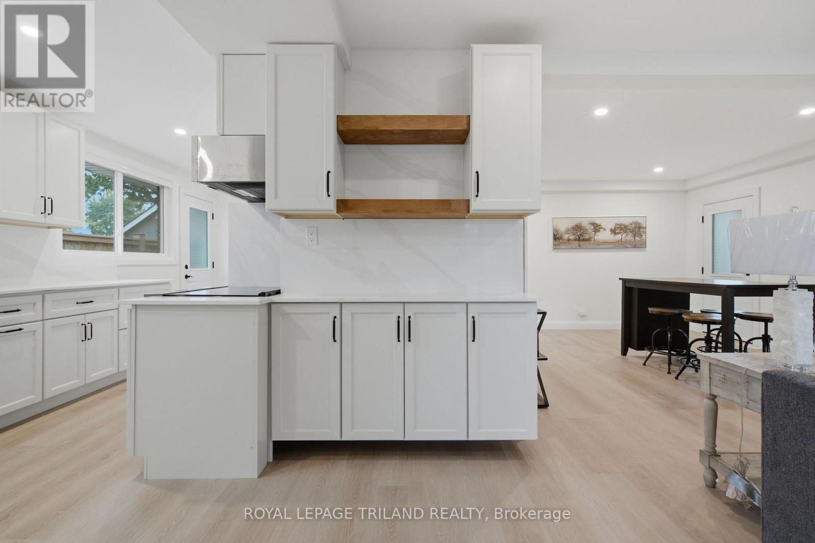 Upper - 27 Aldborough Avenue, St. Thomas, Ontario  N5R 4S8 - Photo 6 - X14097910