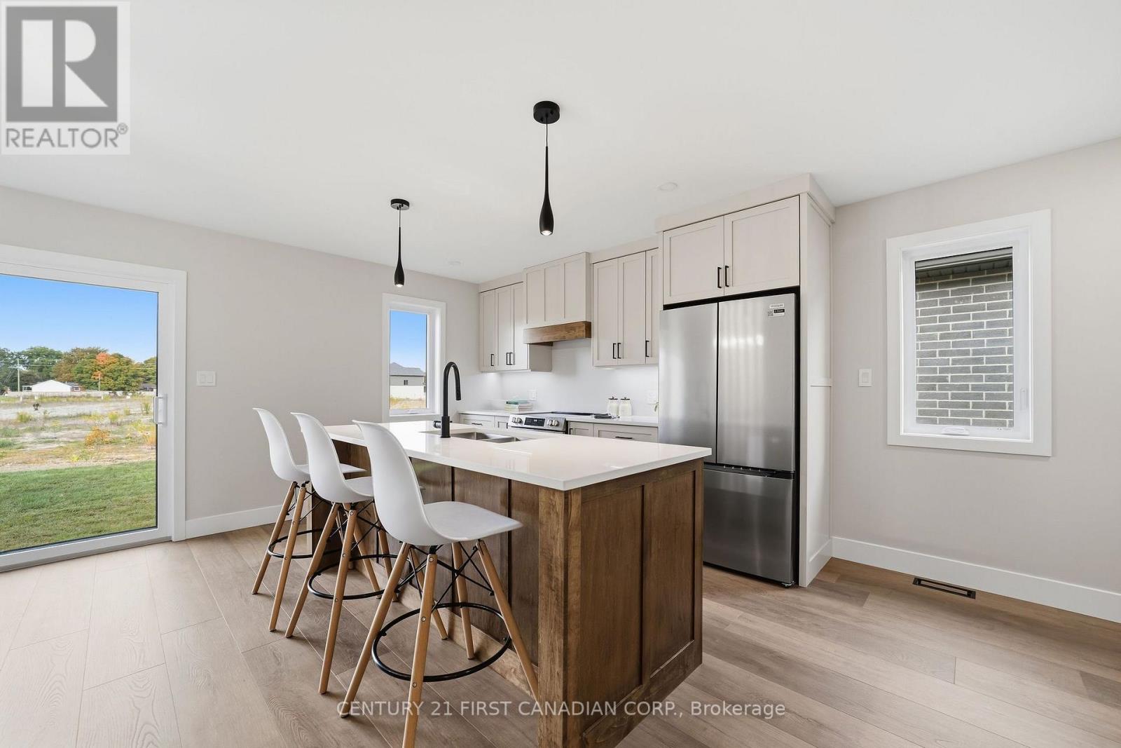 29 Sheldabren Street, North Middlesex, Ontario  N0M 1A0 - Photo 16 - X14098018