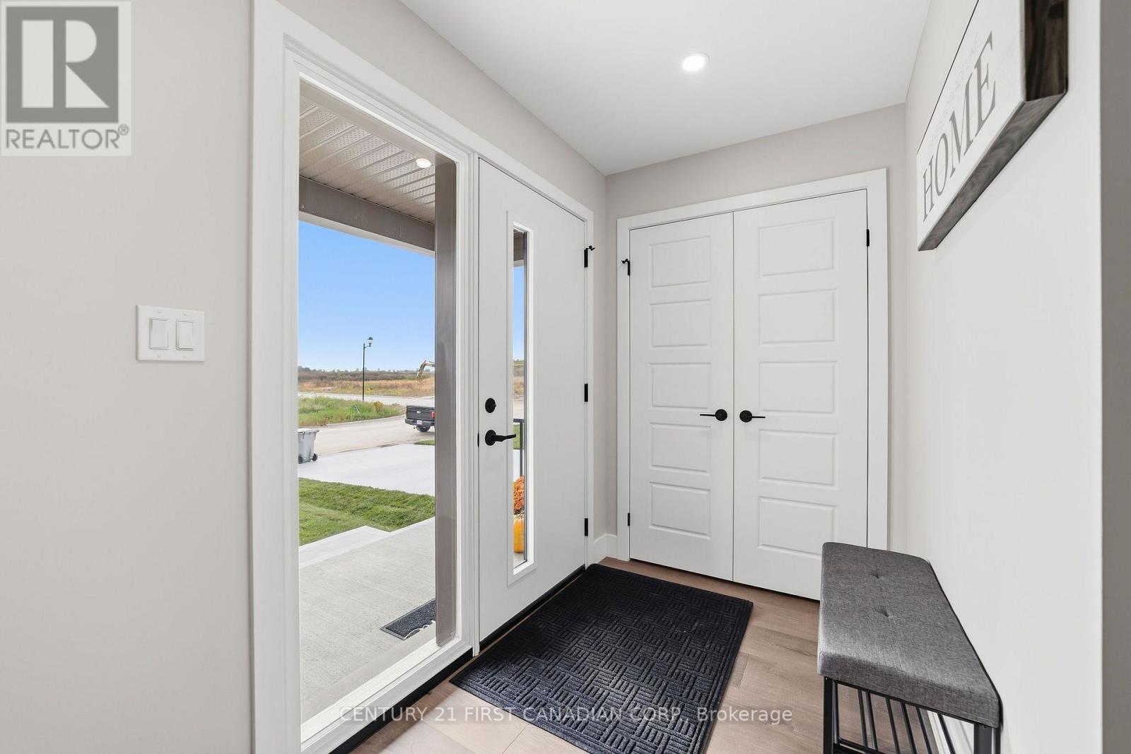 29 Sheldabren Street, North Middlesex, Ontario  N0M 1A0 - Photo 5 - X14098018