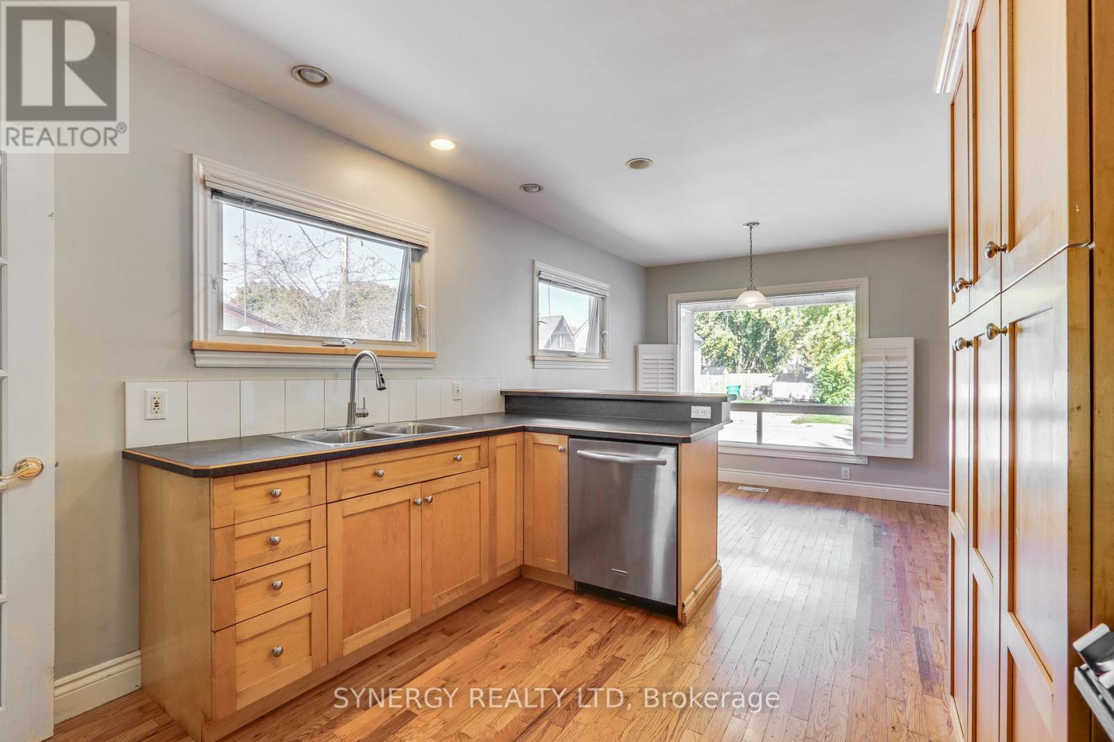 208 King Street, Southwest Middlesex, Ontario  N0L 1M0 - Photo 15 - X14098118