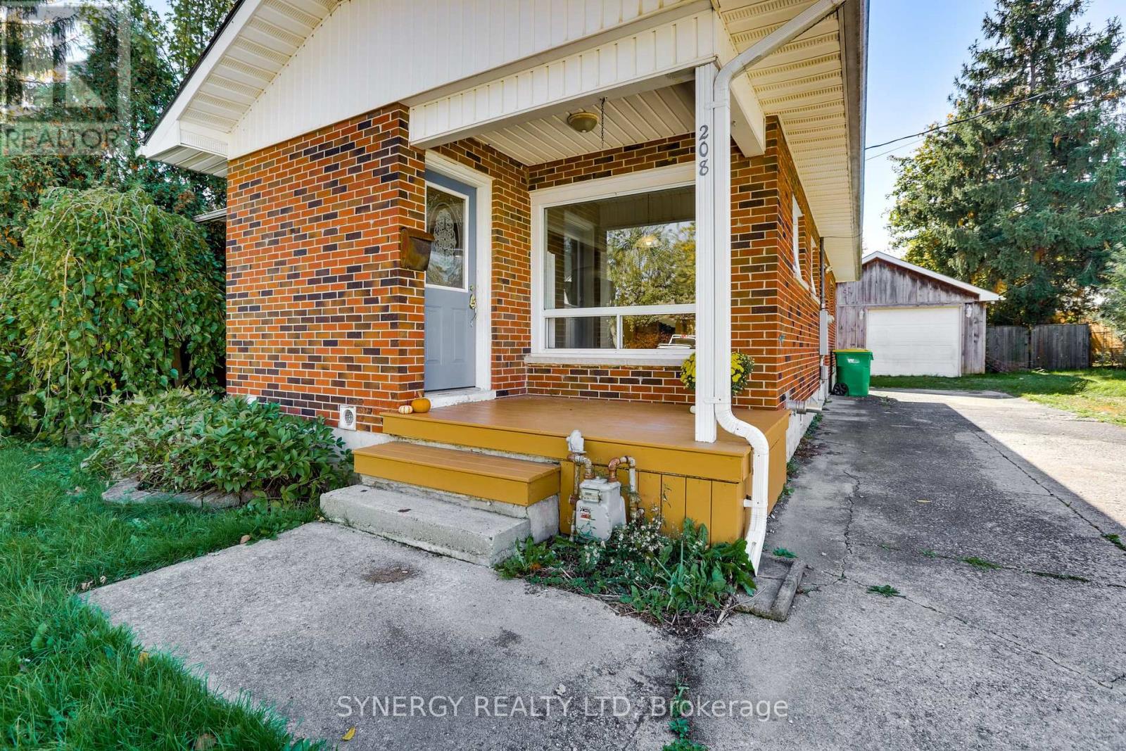 208 King Street, Southwest Middlesex, Ontario  N0L 1M0 - Photo 4 - X14098118
