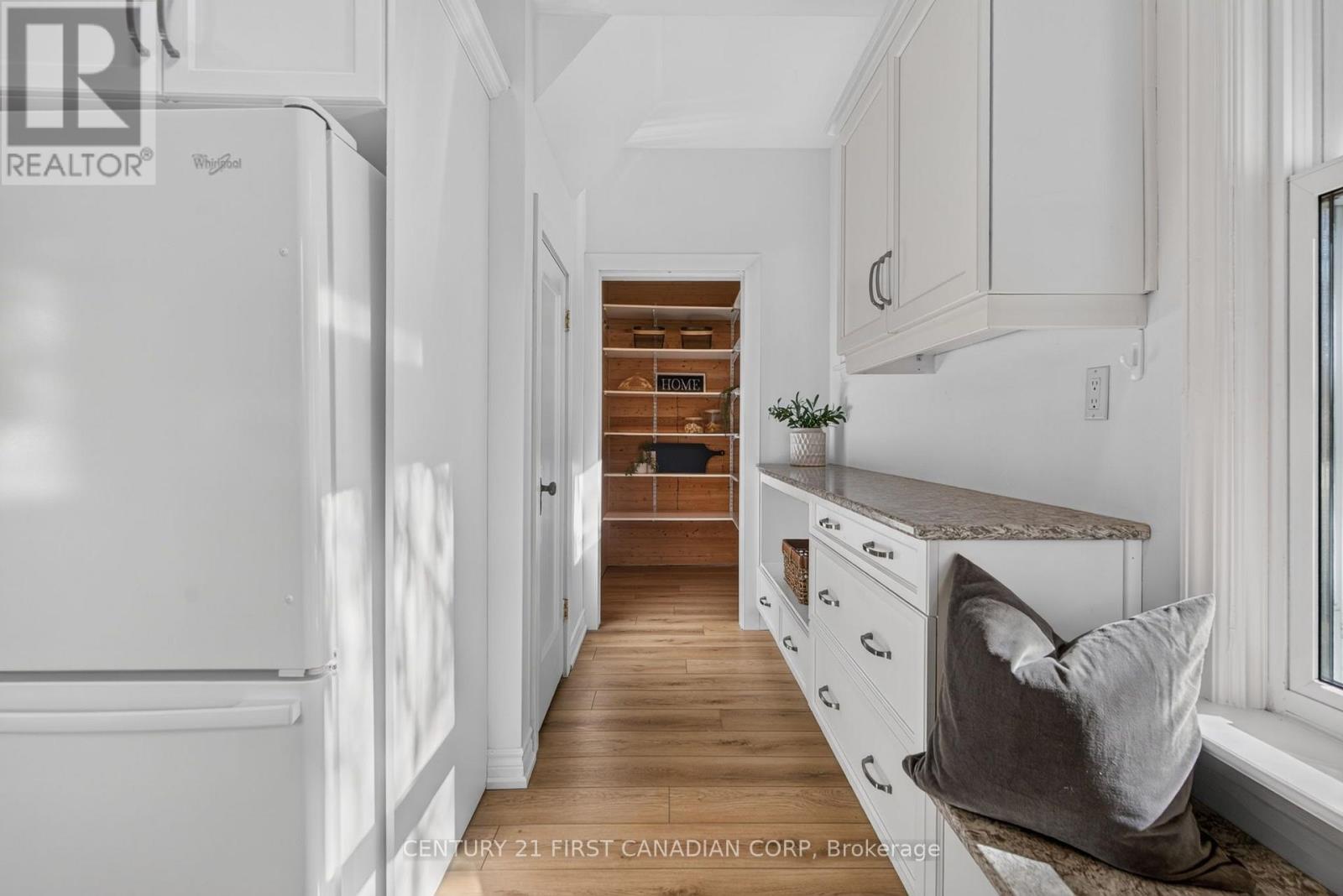 12 Charles Street, Middlesex Centre, Ontario  N0M 2A0 - Photo 11 - X14098140