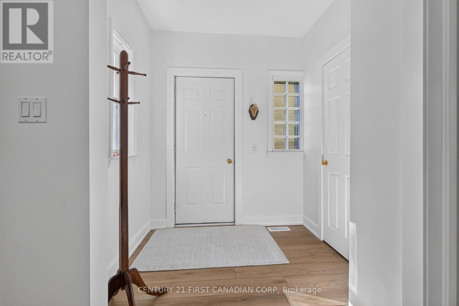 12 Charles Street, Middlesex Centre, Ontario  N0M 2A0 - Photo 5 - X14098140