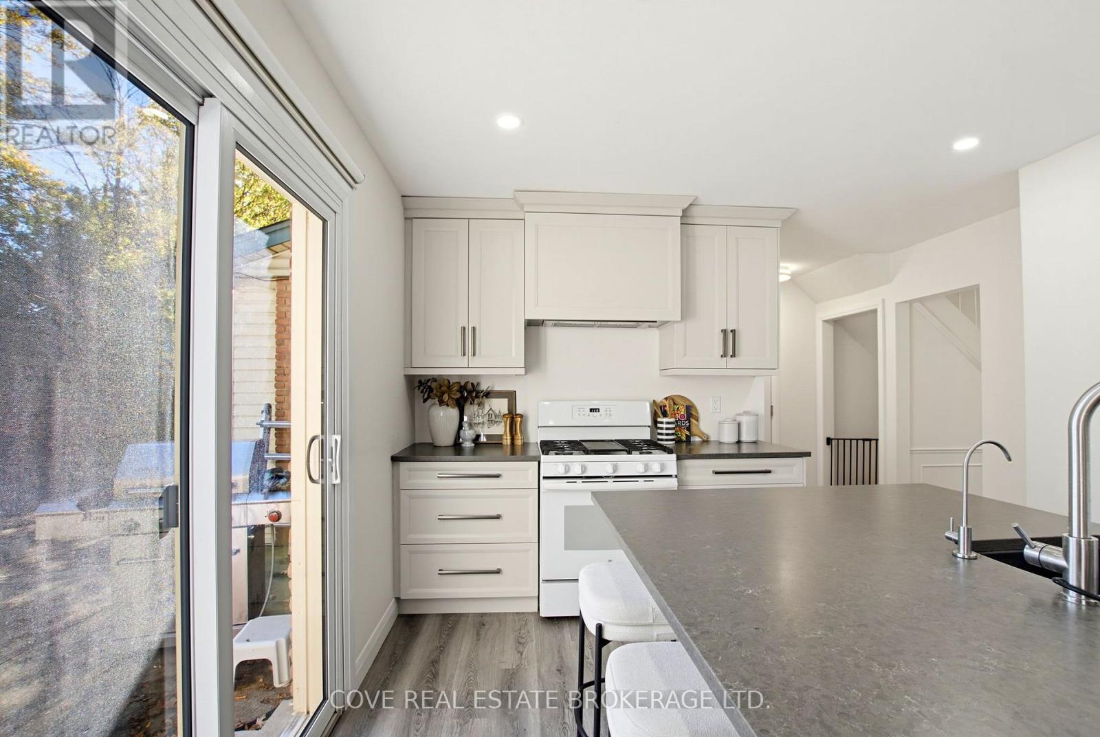 57 Lloyd Manor Crescent, London North, Ontario  N6H 3Z4 - Photo 13 - X14098174