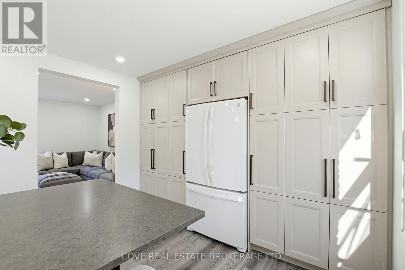 57 Lloyd Manor Crescent, London North, Ontario  N6H 3Z4 - Photo 15 - X14098174