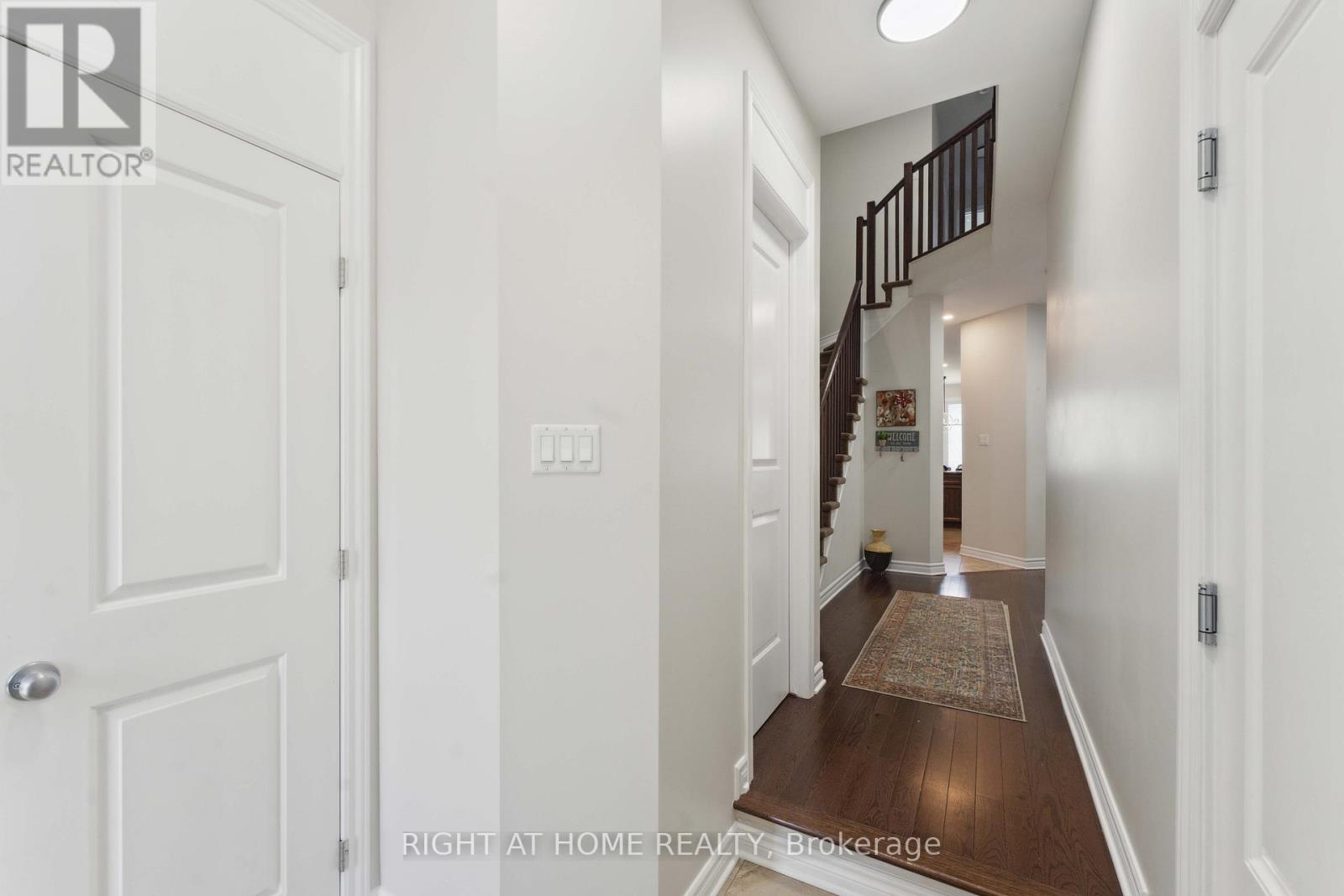 819 Miikana Road, Ottawa, Ontario  K1X 0G5 - Photo 3 - X14097998