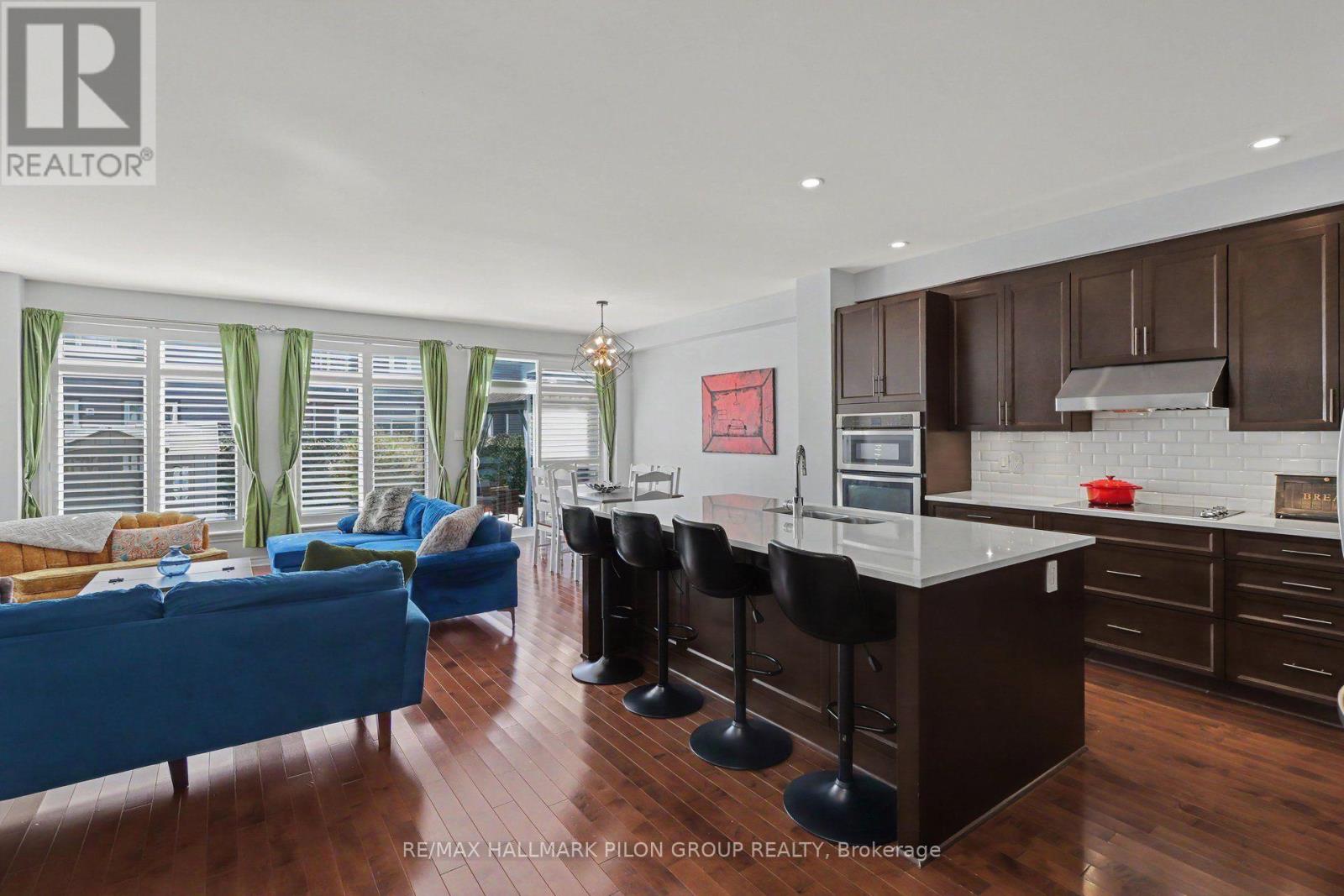 557 Silverbell Crescent, Ottawa, Ontario  K1T 0N9 - Photo 2 - X14098008
