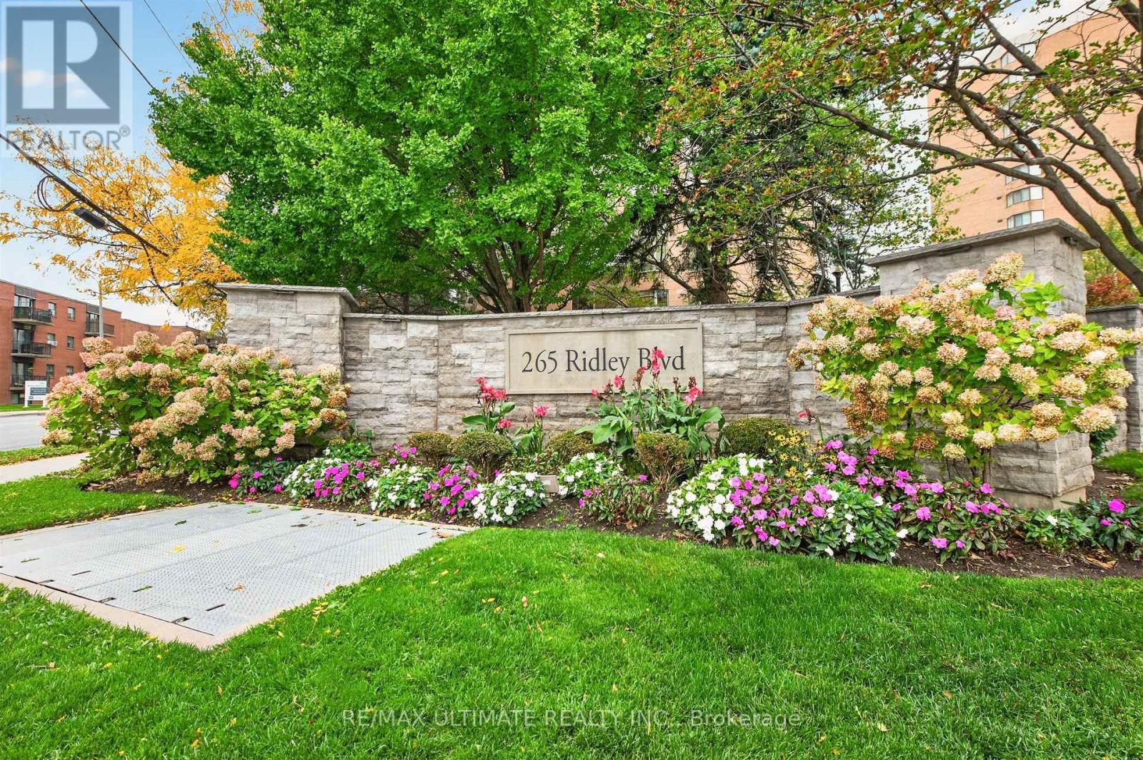 1605 - 265 Ridley Boulevard, Toronto (Bedford Park-Nortown), Ontario  M5M 4N8 - Photo 2 - C14098076