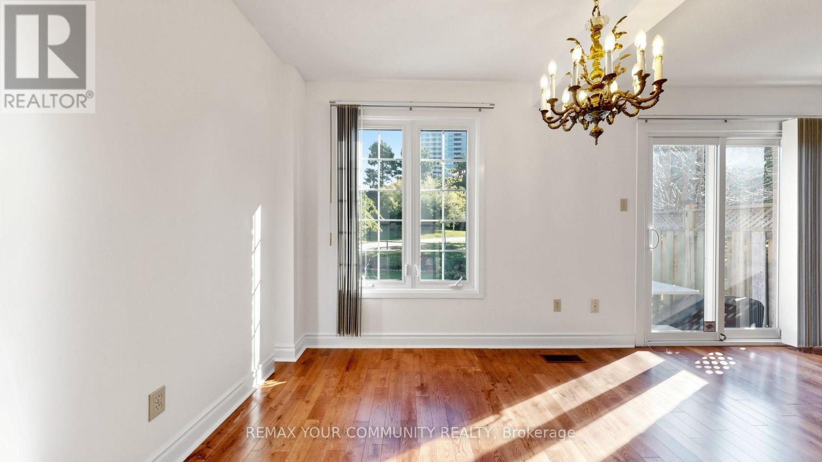 59 Robert Hicks Drive, Toronto (Westminster-Branson), Ontario  M2R 3R2 - Photo 11 - C14098096