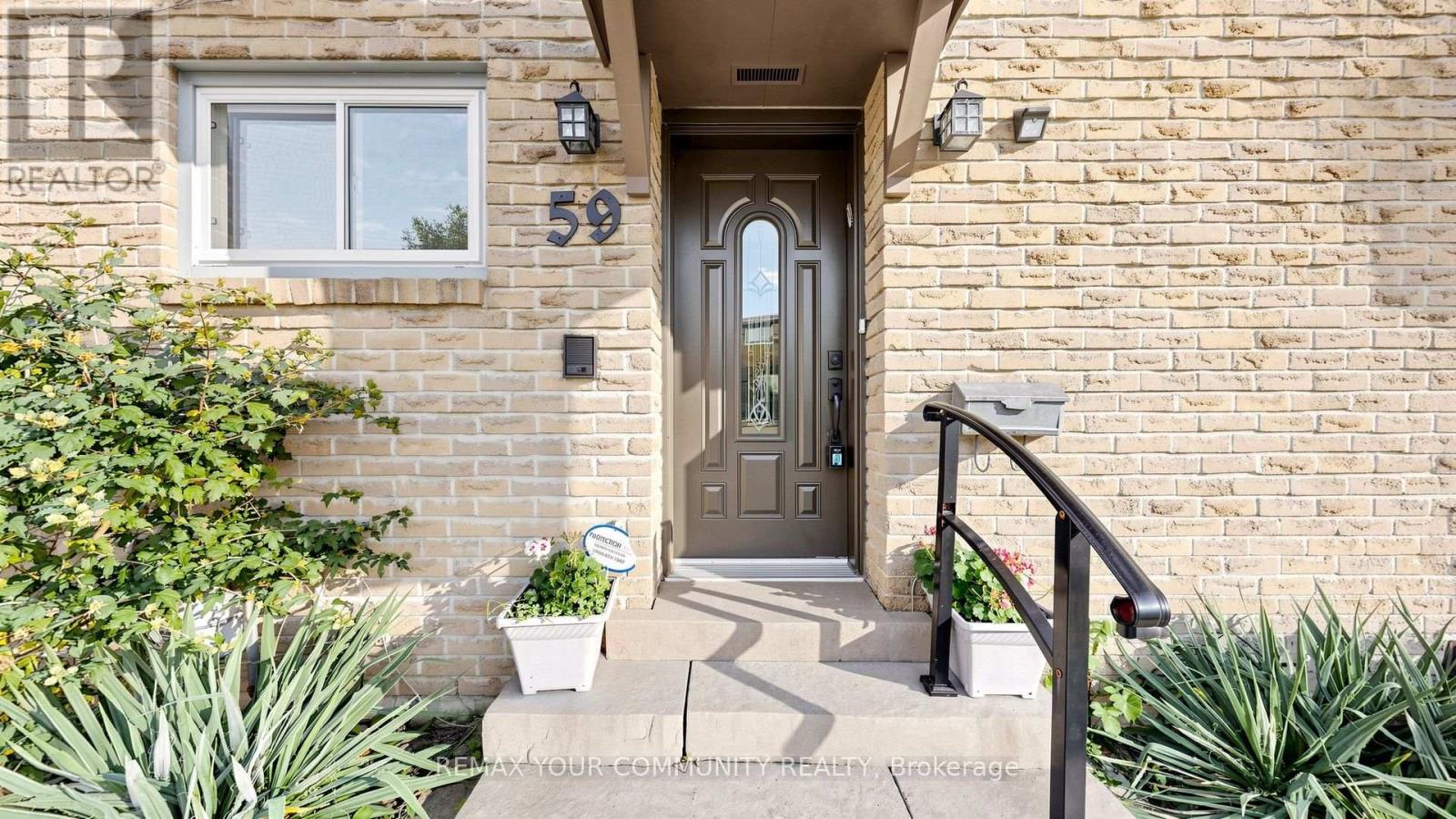 59 Robert Hicks Drive, Toronto (Westminster-Branson), Ontario  M2R 3R2 - Photo 3 - C14098096