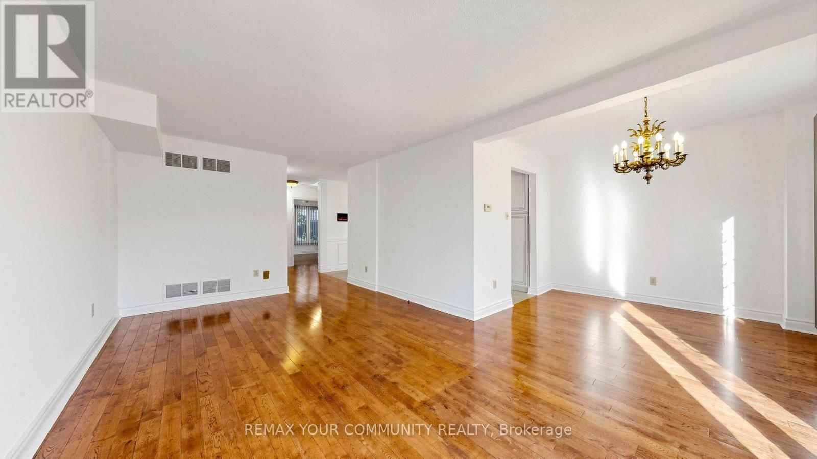 59 Robert Hicks Drive, Toronto (Westminster-Branson), Ontario  M2R 3R2 - Photo 8 - C14098096