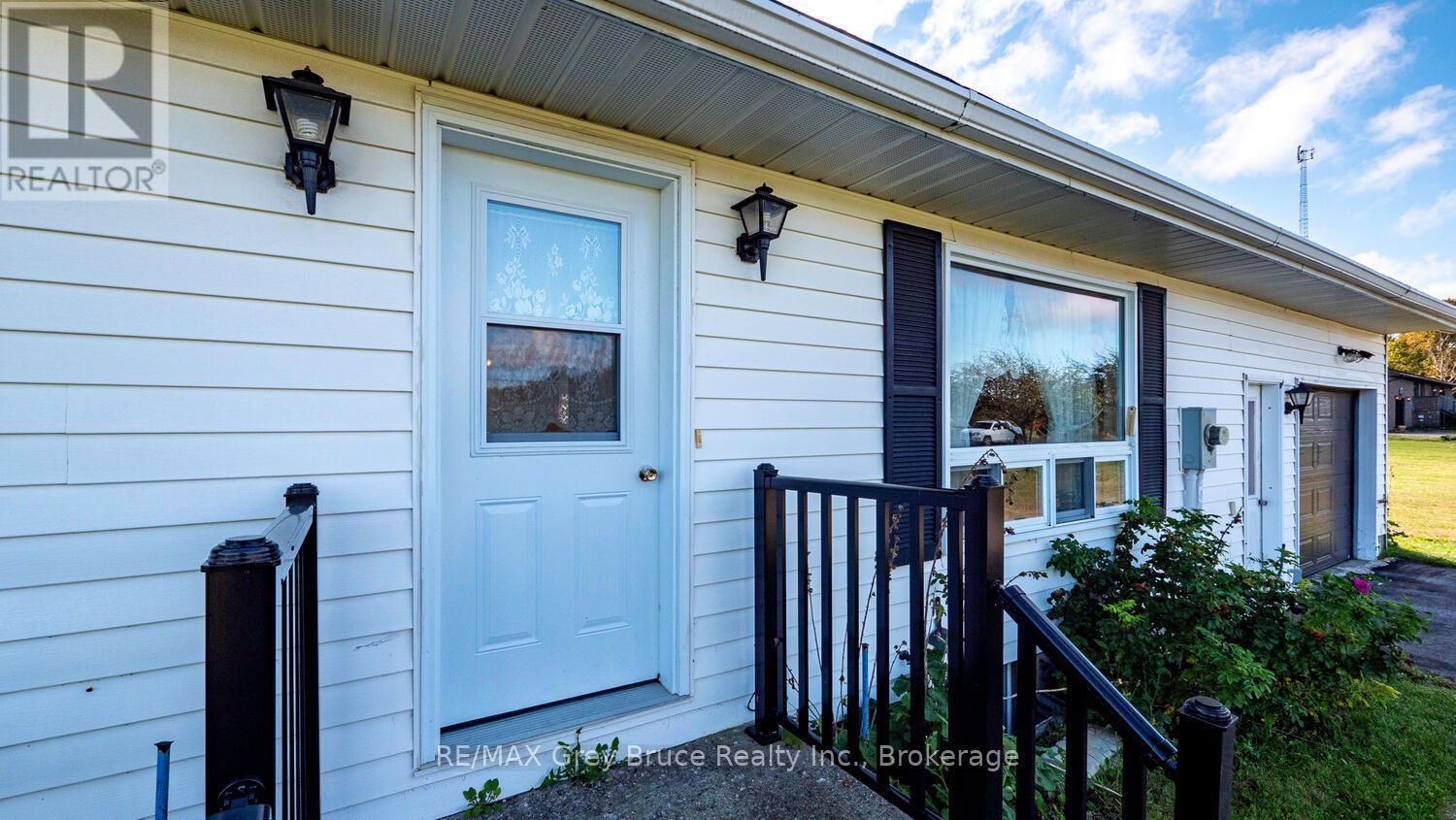 26 Maple Golf Crescent, Northern Bruce Peninsula, Ontario  N0H 2R0 - Photo 6 - X14098192