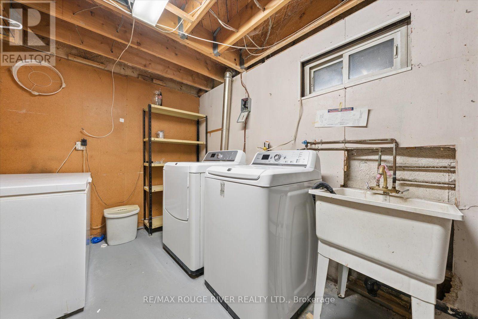297 Durham Court, Oshawa, Ontario  L1J 5R5 - Photo 25 - E14097856