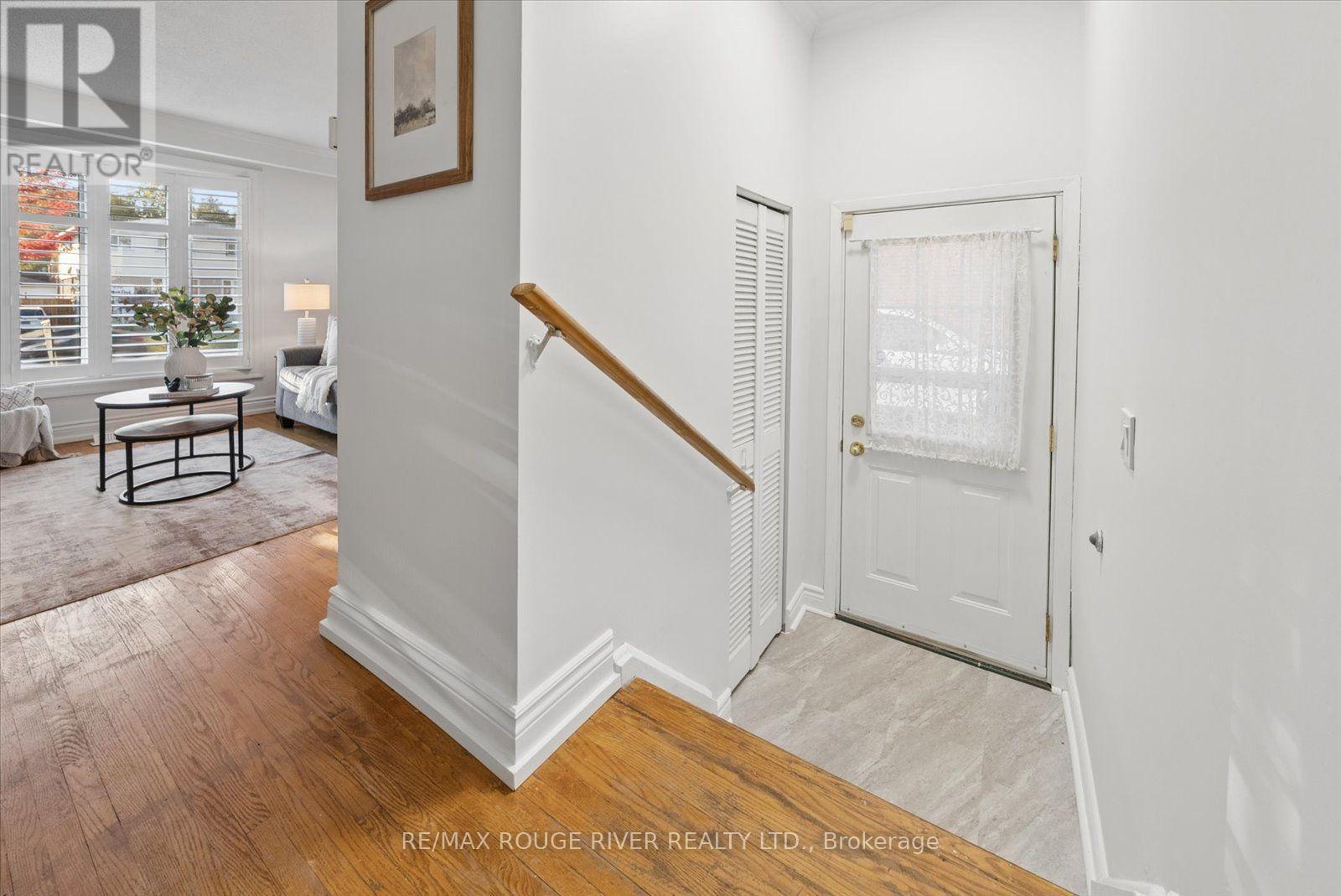 297 Durham Court, Oshawa, Ontario  L1J 5R5 - Photo 5 - E14097856