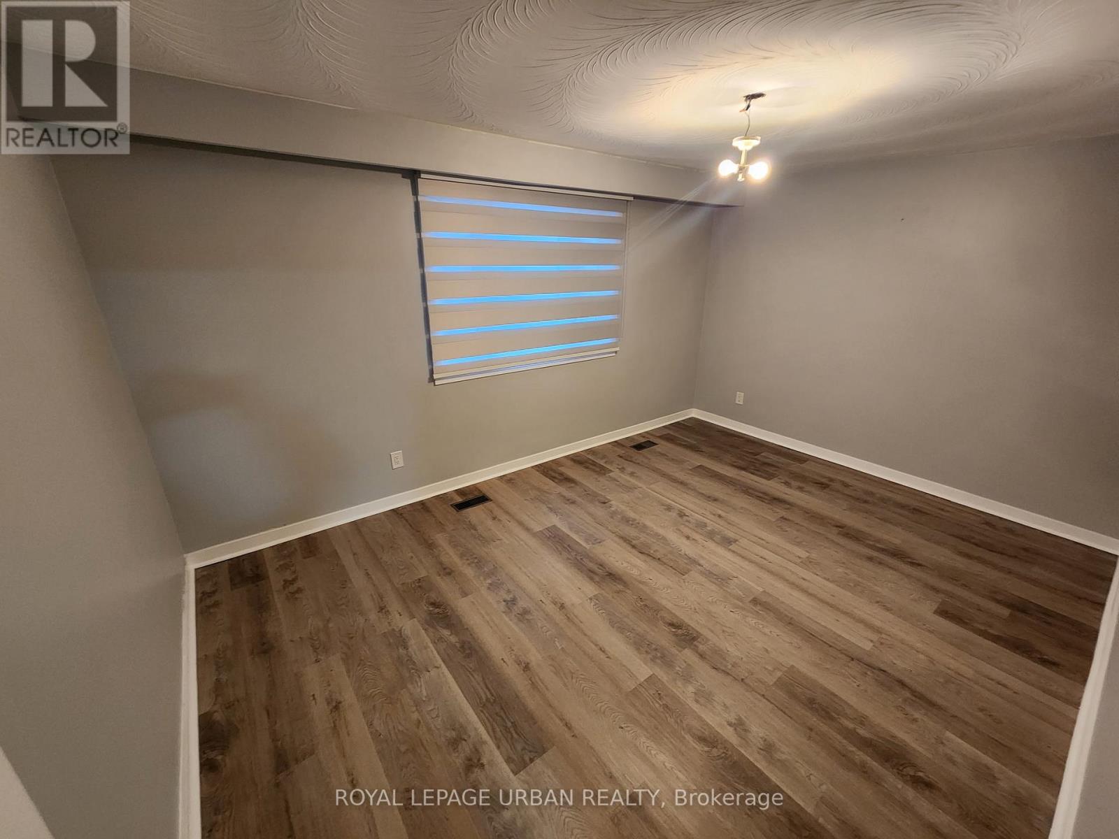 32 Virginia Avenue, Toronto, Ontario  M4C 2S7 - Photo 10 - E14098142