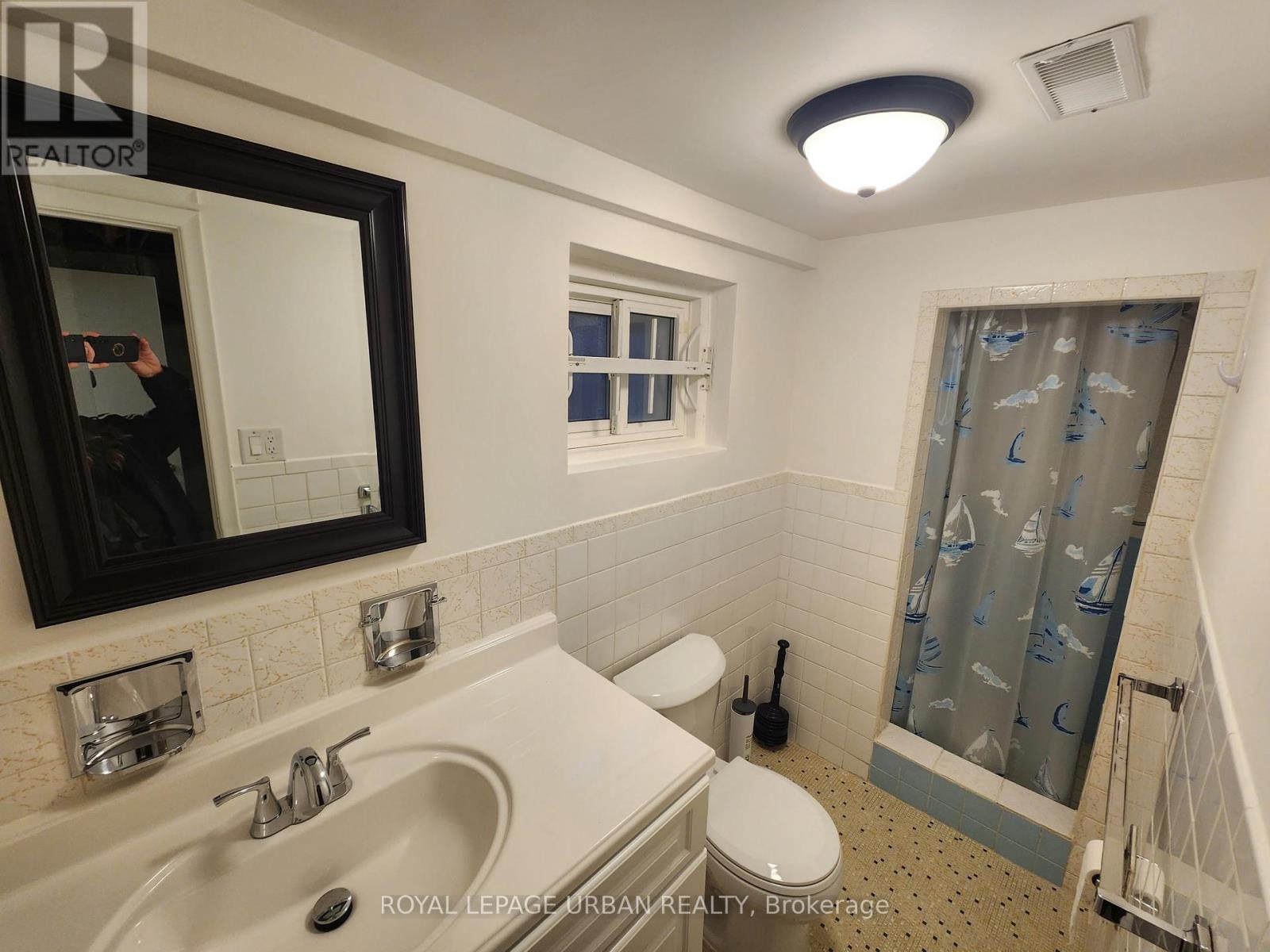 32 Virginia Avenue, Toronto, Ontario  M4C 2S7 - Photo 19 - E14098142