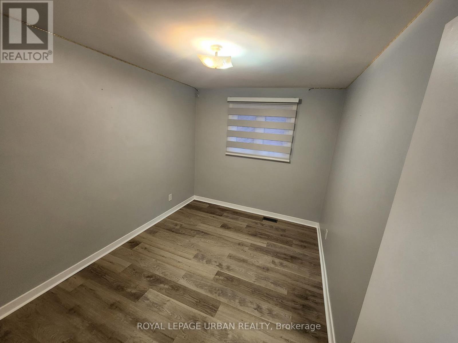 32 Virginia Avenue, Toronto, Ontario  M4C 2S7 - Photo 8 - E14098142