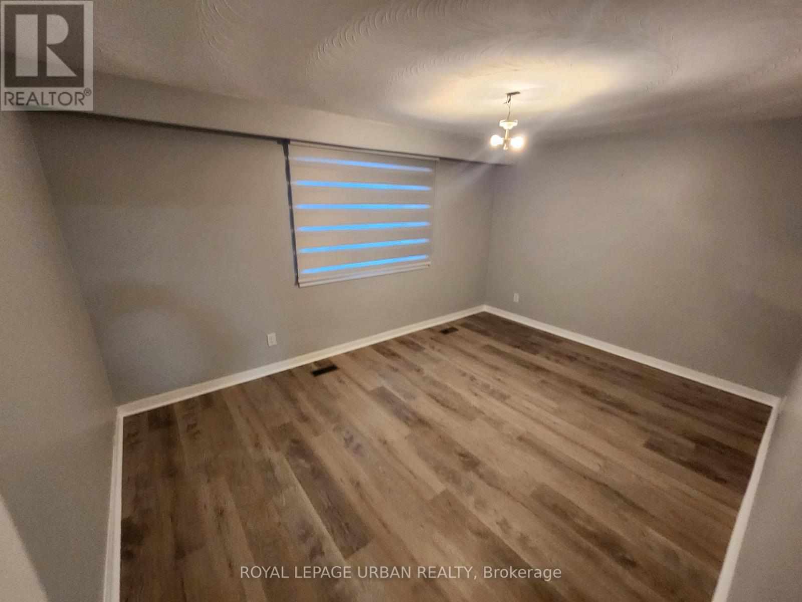 32 Virginia Avenue, Toronto, Ontario  M4C 2S7 - Photo 9 - E14098142