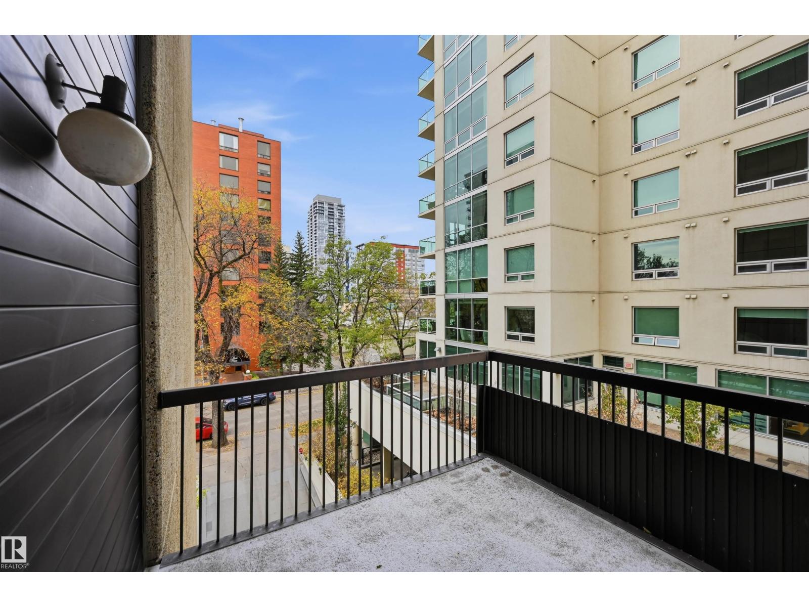#407 10045 118 ST NW