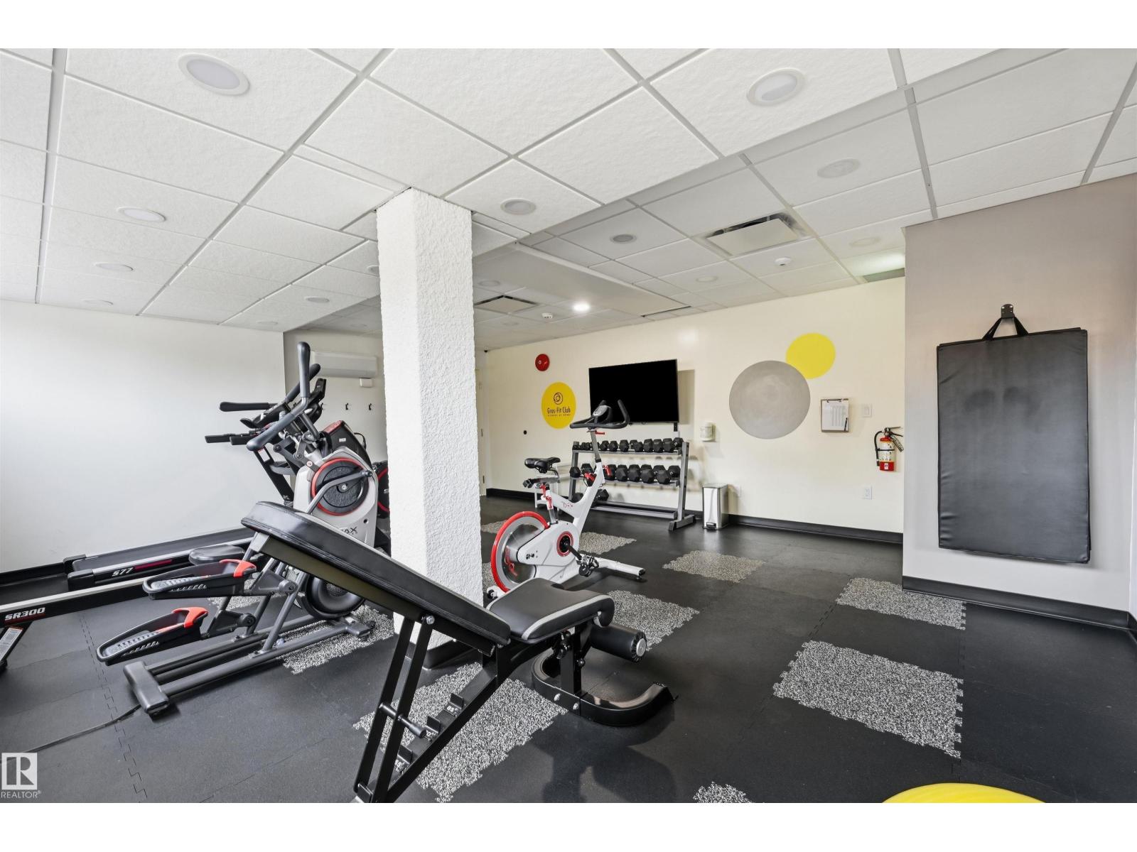 #407 10045 118 ST NW