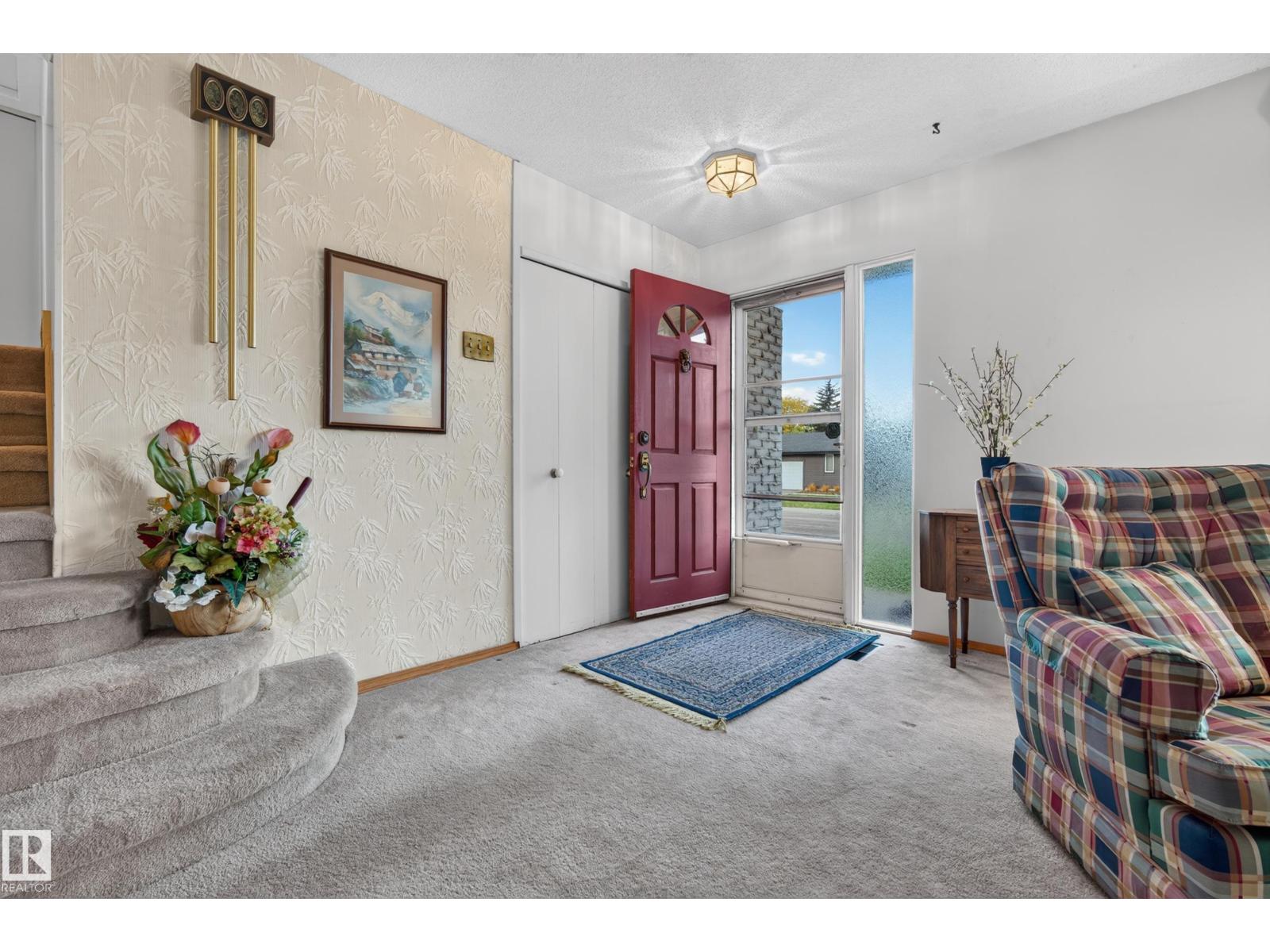 9011 157 ST NW