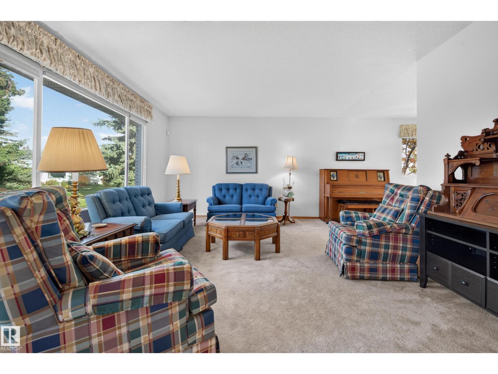 9011 157 ST NW