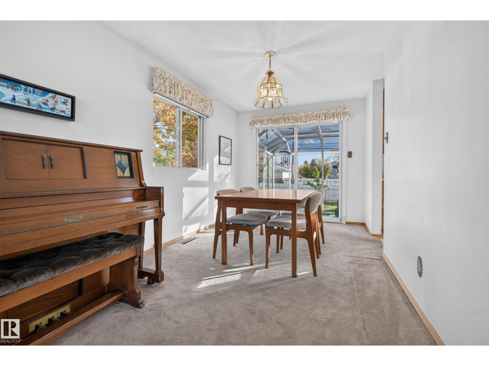9011 157 ST NW