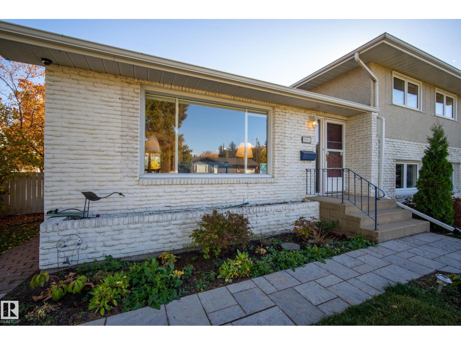 9011 157 ST NW