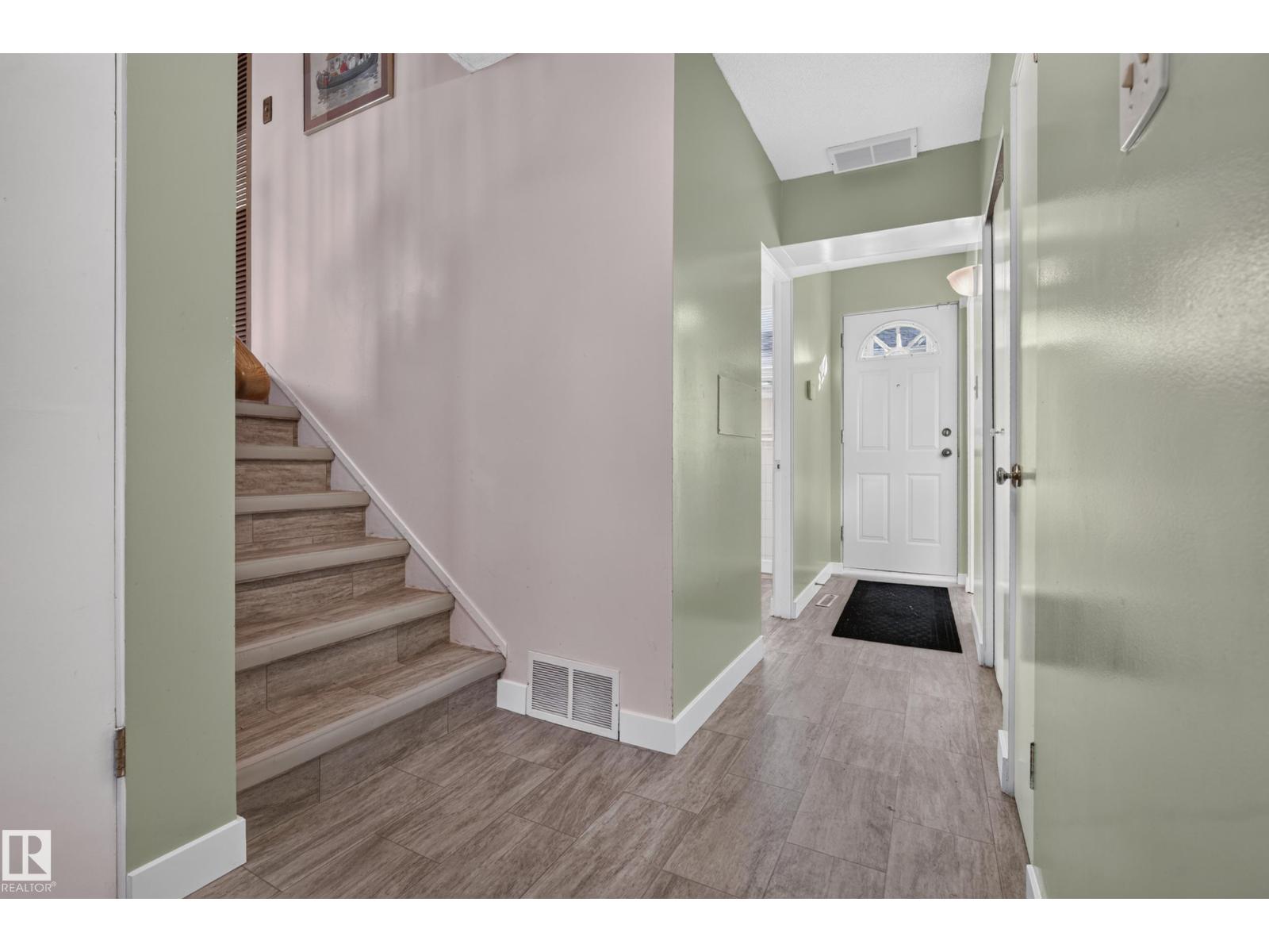 9011 157 ST NW