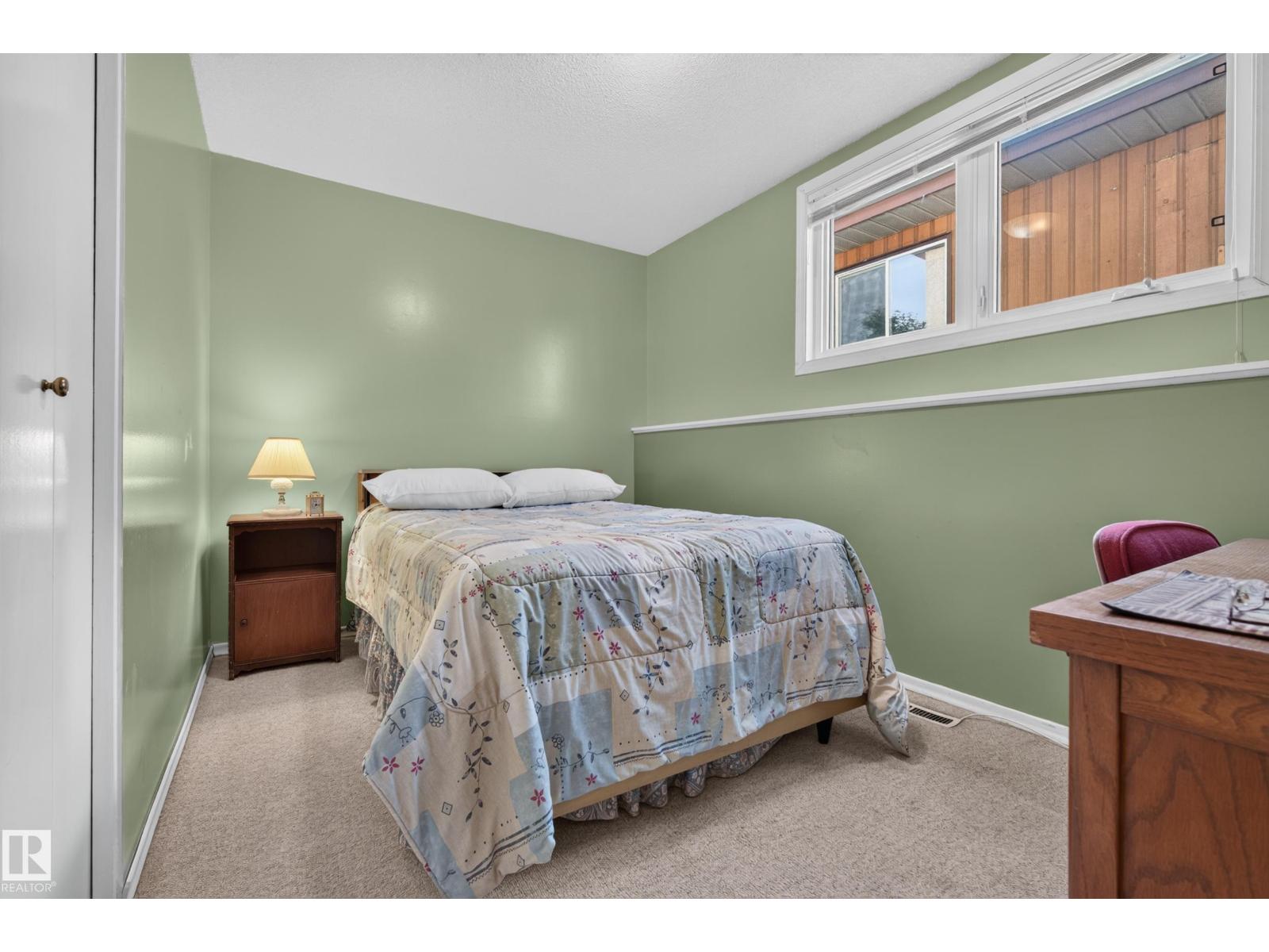 9011 157 ST NW