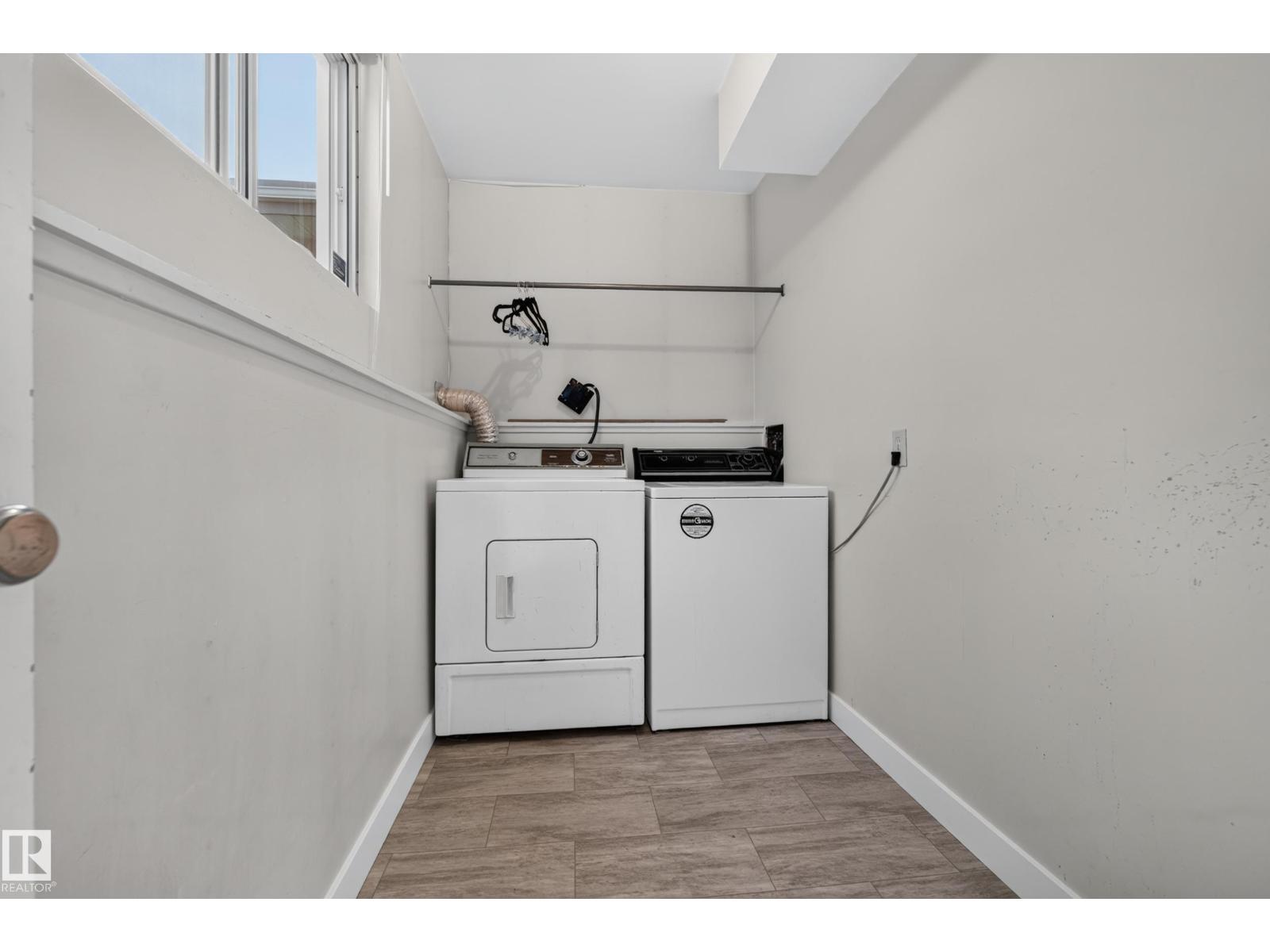9011 157 ST NW